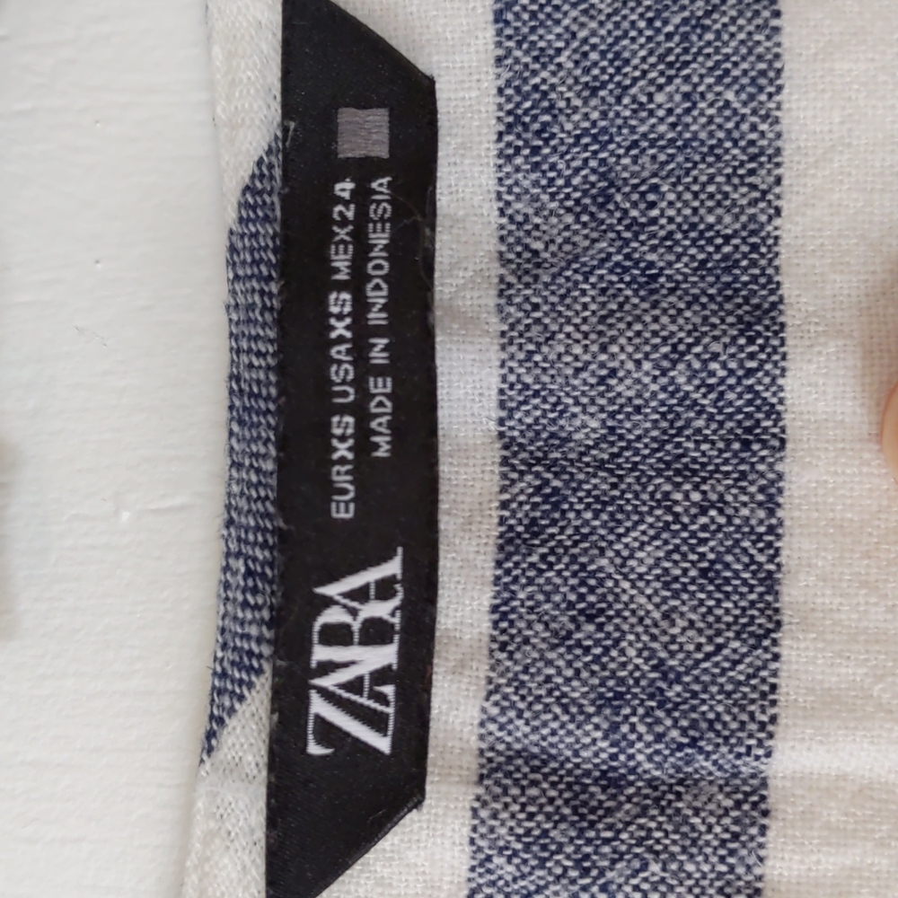 Linen Top by Zara - Picture 2 of 6